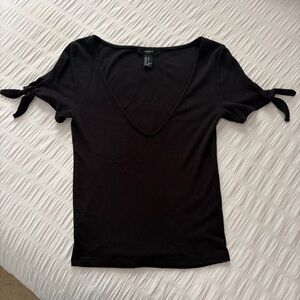 Forever 21 Black Short Sleeve V-Neck Tie-Sleeve Tee